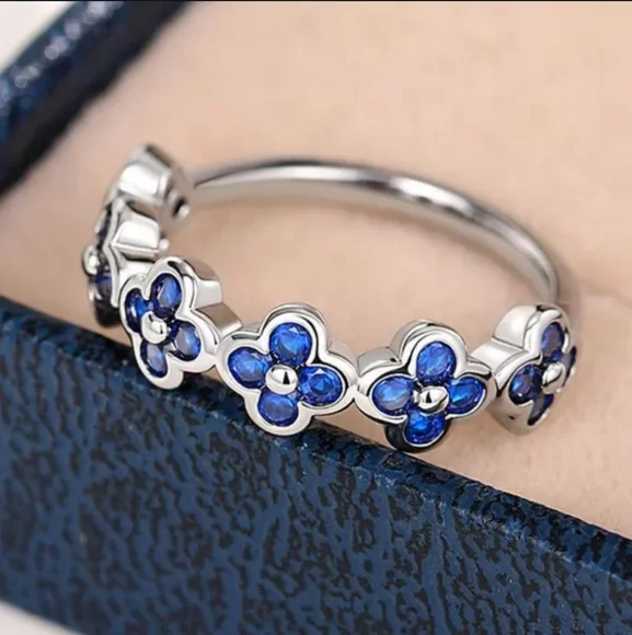 NWT Blue Zircon and Silver Floral Ring - Picture 3 of 3